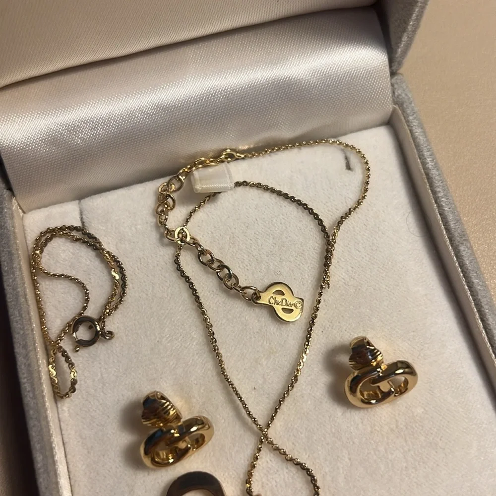 Christian Dior Bijoux Gold Jewelry Set - Clip On Earrings -Broken Necklace Chain - Picture 6 of 10